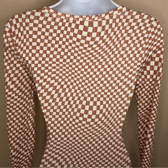 XS Y2K RUE21 CHECKERED BEIGE WHITE BODYSUIT LONG SLEEVE STRETCH - Picture 8 of 13